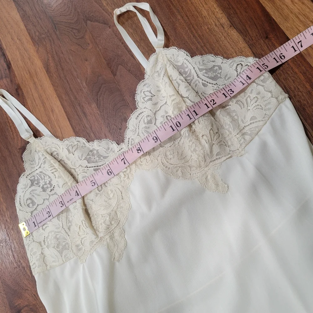 Vintage Wonder Maid Full Length Slip With Delicate Lace Trim Made In USA - Picture 5 of 11